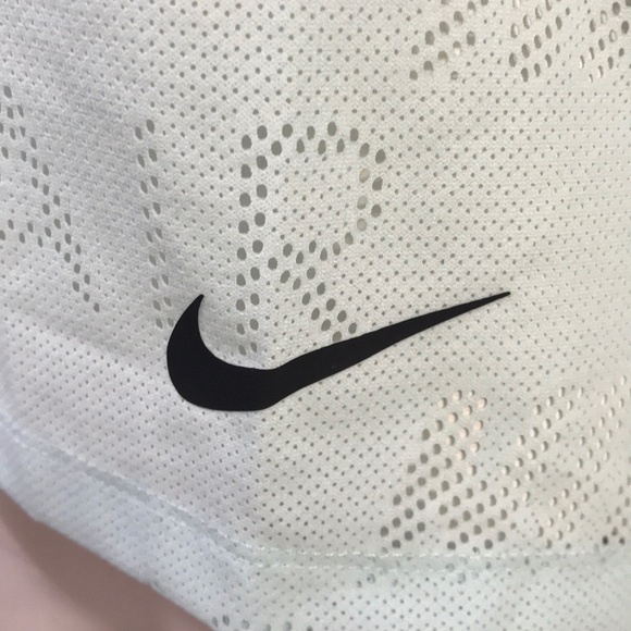 Nike Athletic/Athleisure Running Mesh Tank, NWT! - Picture 4 of 8